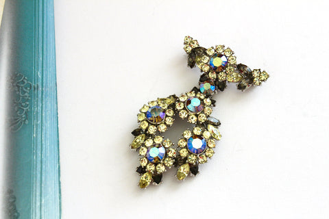 Crown Trifari 1960s " Note to a smart woman" collection rhinestones  Brooch