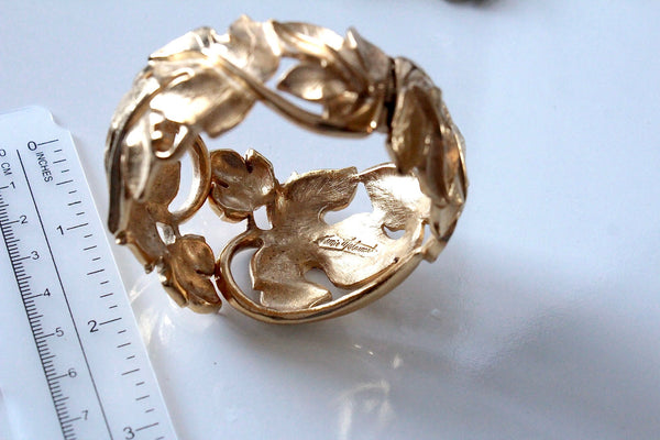 Trifari Kunio Matsumoto Gold tone Leaf Bracelet #1061