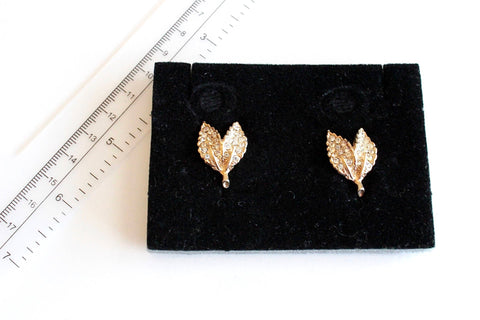 Goldette  goldtone clip-on leaf Earrings Clip on #1161