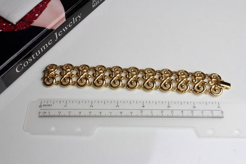 Glamour  Nina Ricci  Gold Tone link  Bracelet  1980s # 1541