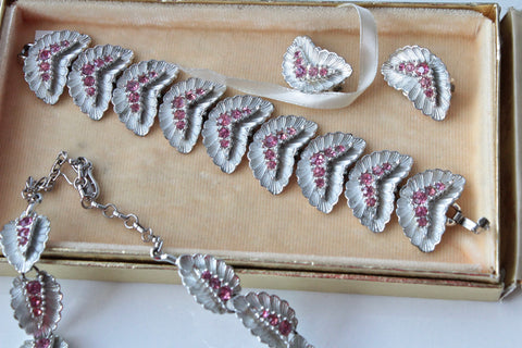 Coro Parure pink rhinestone jewelry, Coro necklace & bracelet,  earrings clip on