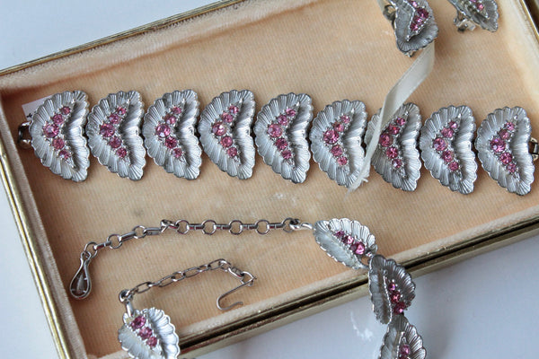 Coro Parure pink rhinestone jewelry, Coro necklace & bracelet,  earrings clip on