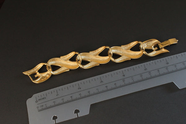 Signed Hubert GIVENCHY  Statement Gold tone Link  bracelet #2852