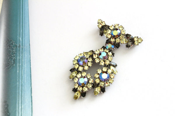 Crown Trifari 1960s " Note to a smart woman" collection rhinestones  Brooch