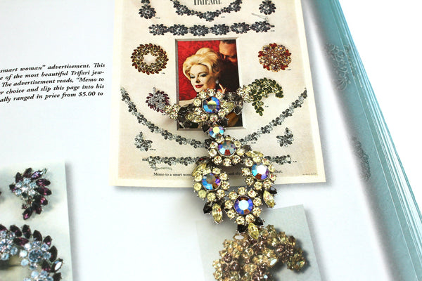 Crown Trifari 1960s " Note to a smart woman" collection rhinestones  Brooch