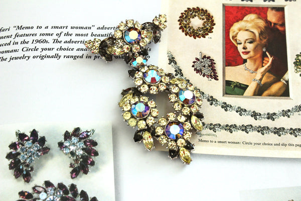 Crown Trifari 1960s " Note to a smart woman" collection rhinestones  Brooch