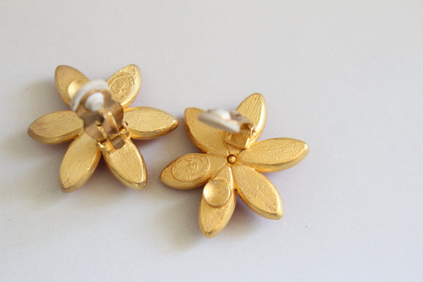 1970s Christian Lacroix Faux coral  Flower  Earrings  clip on  in gold metal  #2855