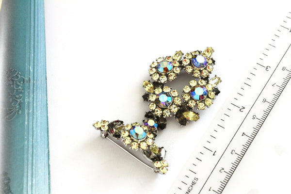 Crown Trifari 1960s " Note to a smart woman" collection rhinestones  Brooch