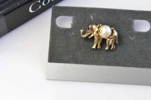 unsigned  Trifari small  Elephant Brooch/Pin #614