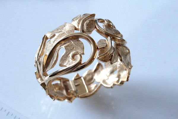 Trifari Kunio Matsumoto Gold tone Leaf Bracelet #1061