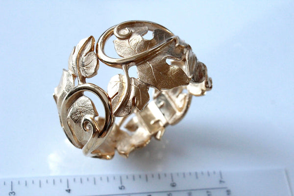 Trifari Kunio Matsumoto Gold tone Leaf Bracelet #1061