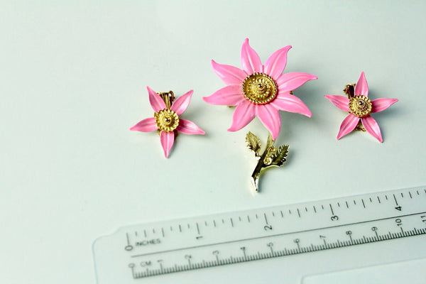 unsigned  pink enamel flower brooch & earrings 1970s #893