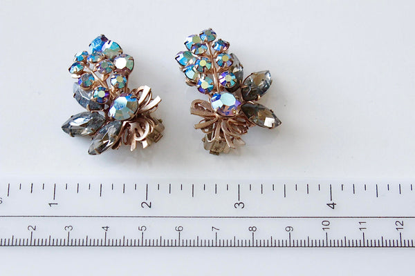 Unsigned  Vintage DeLizza and Elster Juliana    Earrings clip on #1114