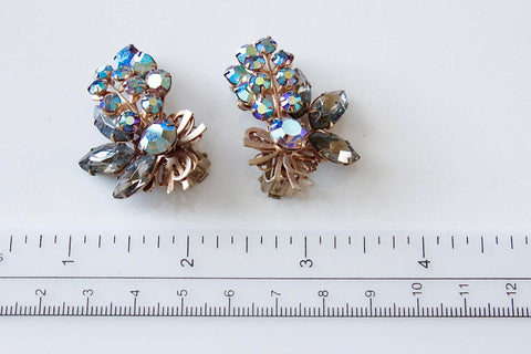 Unsigned  Vintage DeLizza and Elster Juliana    Earrings clip on #1114