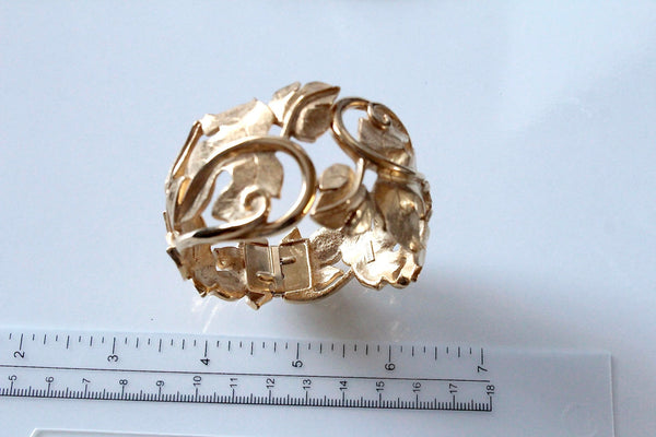 Trifari Kunio Matsumoto Gold tone Leaf Bracelet #1061