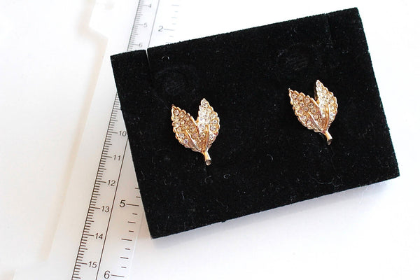 Goldette  goldtone clip-on leaf Earrings Clip on #1161