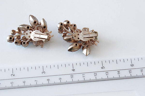 Unsigned  Vintage DeLizza and Elster Juliana    Earrings clip on #1114