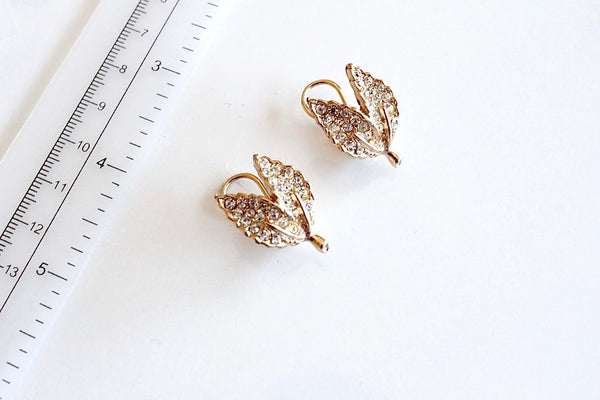 Goldette  goldtone clip-on leaf Earrings Clip on #1161