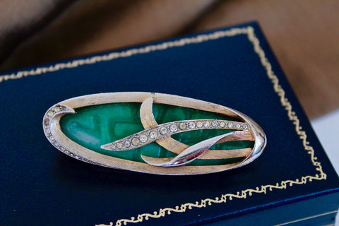 Unsigned  Green Peking Glass / Faux Jade  Art Nouveau style brooch 1950s  #
