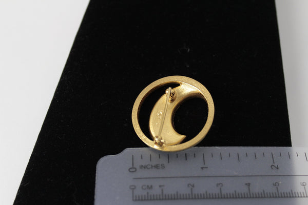 1960s Crown Trifari  gold tone white  enamel  round  swirl  brooch #