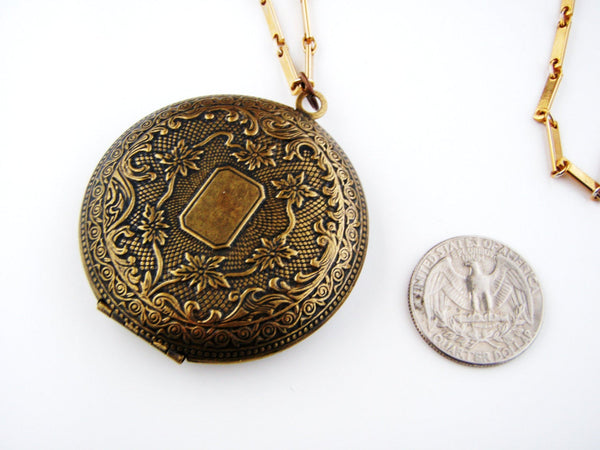 Old Metal Brass Unmarked Floral Locket Necklace Pendant #2352
