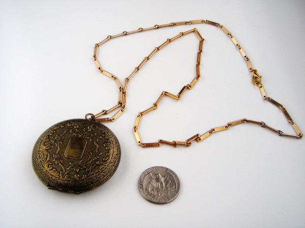 Old Metal Brass Unmarked Floral Locket Necklace Pendant #2352