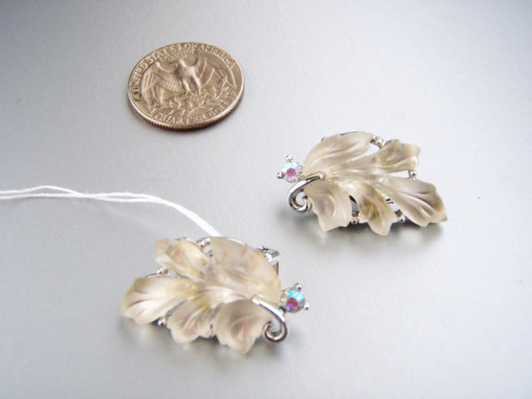 LISNER Lucite Silver  Leaf Design earrings clip on #2363