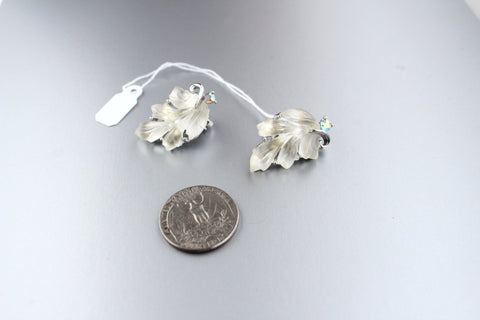 LISNER Lucite Silver  Leaf Design earrings clip on #2363