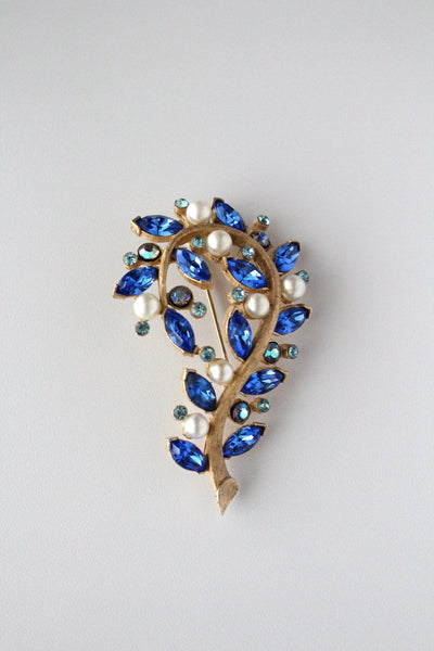 Signed KRAMER Royal  Blue rhinestones & faux pearls  Floral  Brooch #876