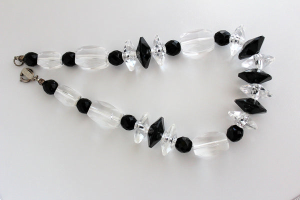 Magnificent Pauline Radar Plastic/ faux  Glass Bead Necklace # 2320