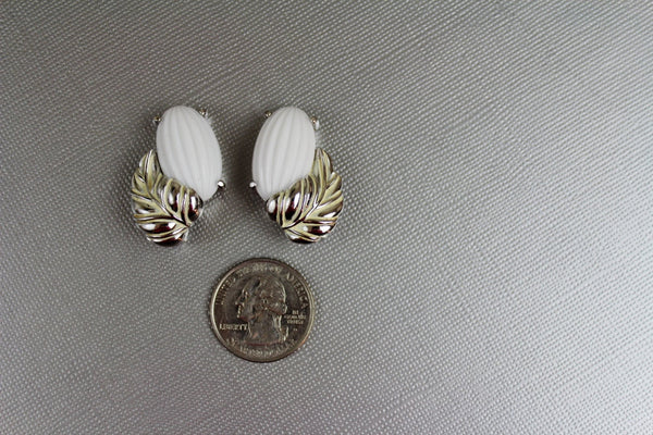 Schiaparelli White    Floral Earrings #2348